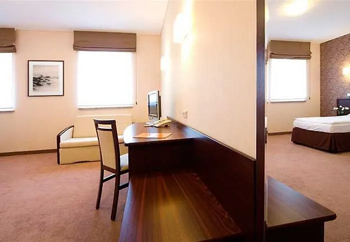 Centrum 酒店 克维曾