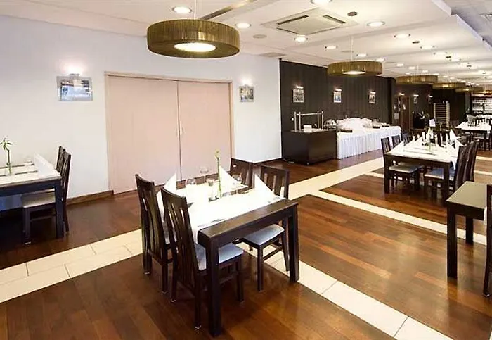 Centrum 酒店 克维曾